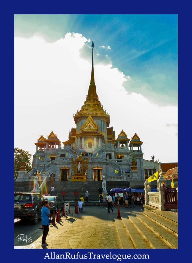 Thailand Bangkok Wat Traimit - The Temple of The Golden Buddha 